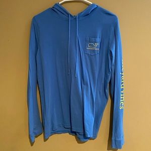 Vineyard vines t-shirt/sweatshirt